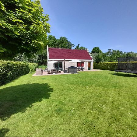 Вілла Wellnesshuis Met Hottub, Ligbad En Grote Tuin Tzummarum Екстер'єр фото